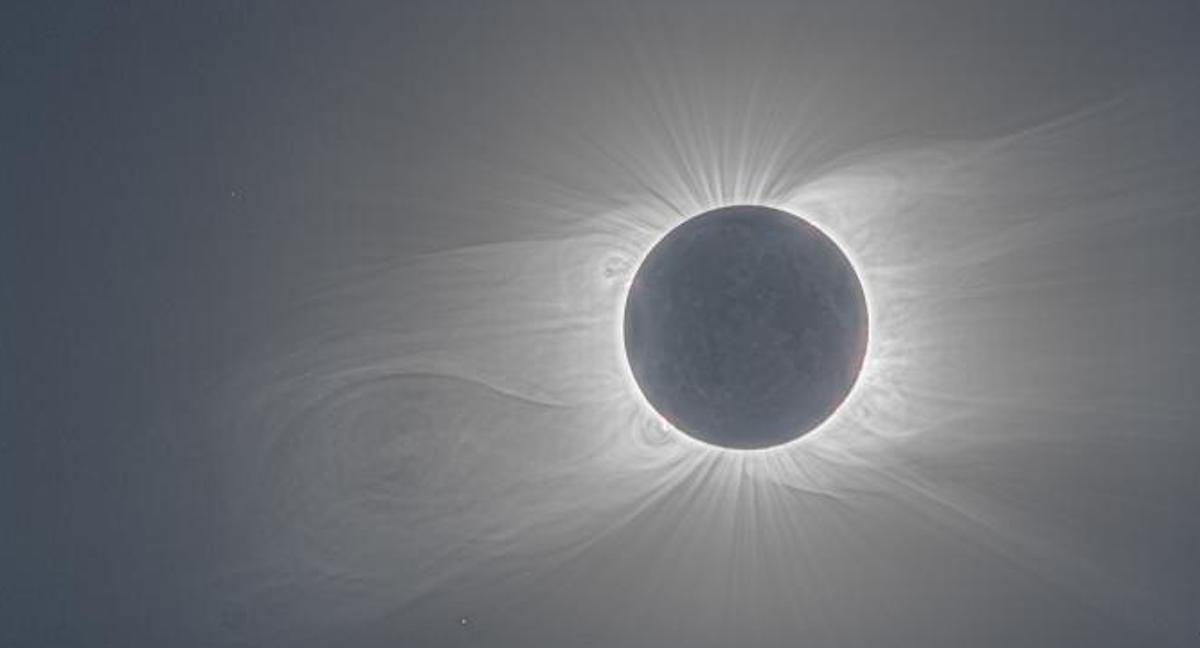 During a Total Solar Eclipse, a Comet is Spotted Racing Past the Sun - Vimarsana News