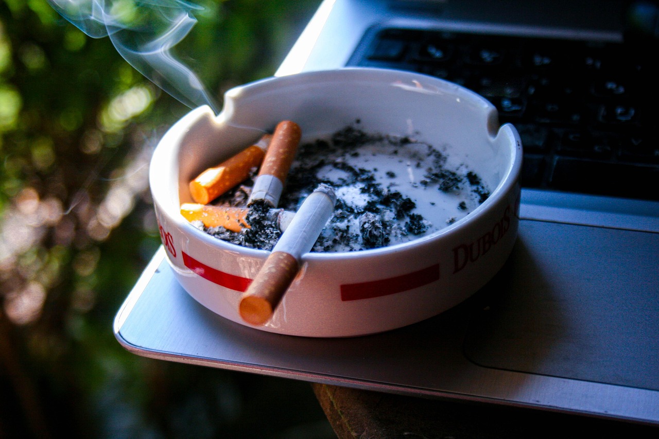 Smoking Cessation After Cancer Diagnosis Improves Survival
